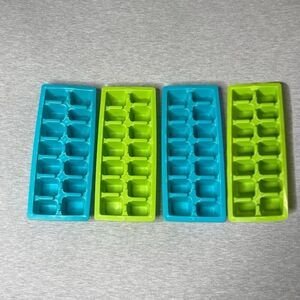 Mainstays Blue & Green Plastic Ice Cube Trays 4 PCS. Set